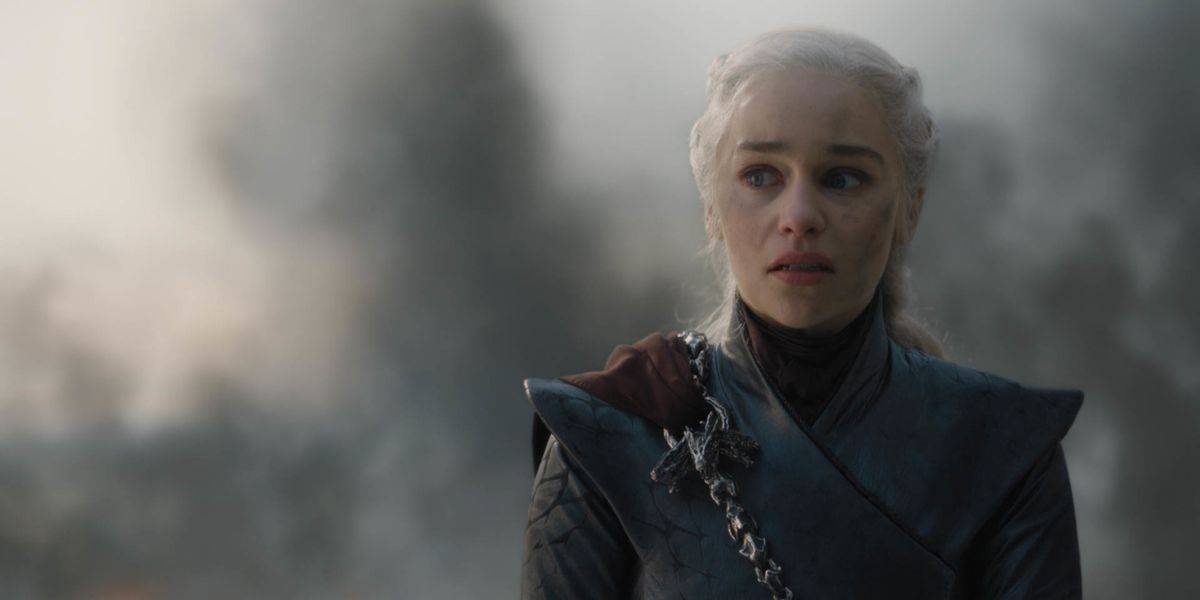 alt="Daenerys, emotionally distraught, gazes at the destruction of Kings Landing"