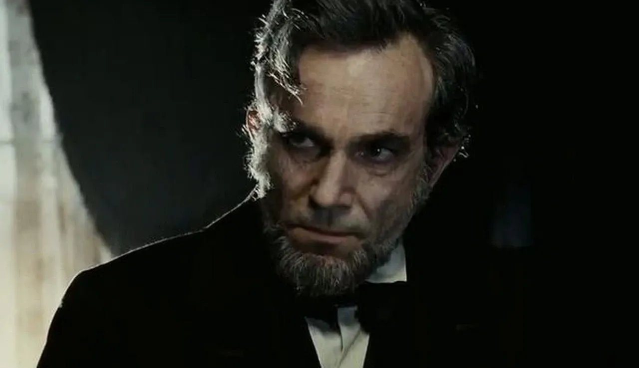 Daniel Day Lewis is Lincoln
