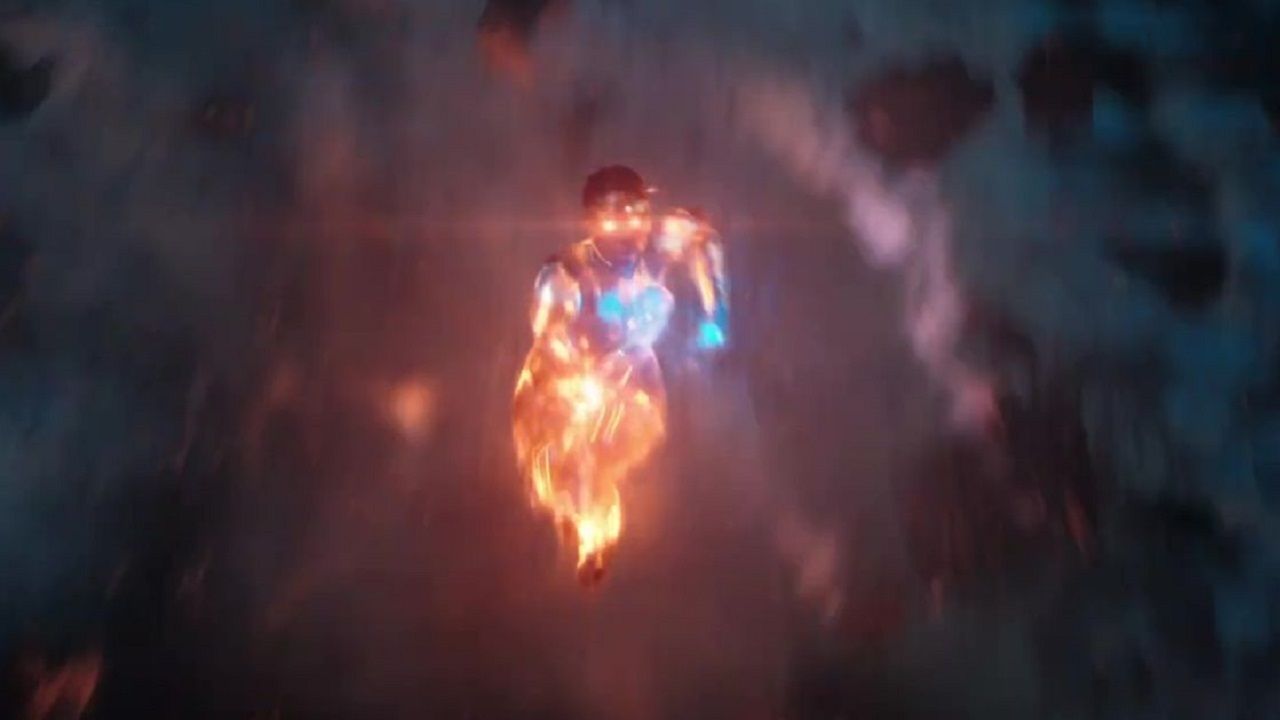 A Mysterious Glowing Figure in doctor strange 2