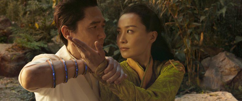 Wenwu-Yang-Li-Fight-Scene-ShangChi-And-The-Legend-Of-The-Ten-Rings