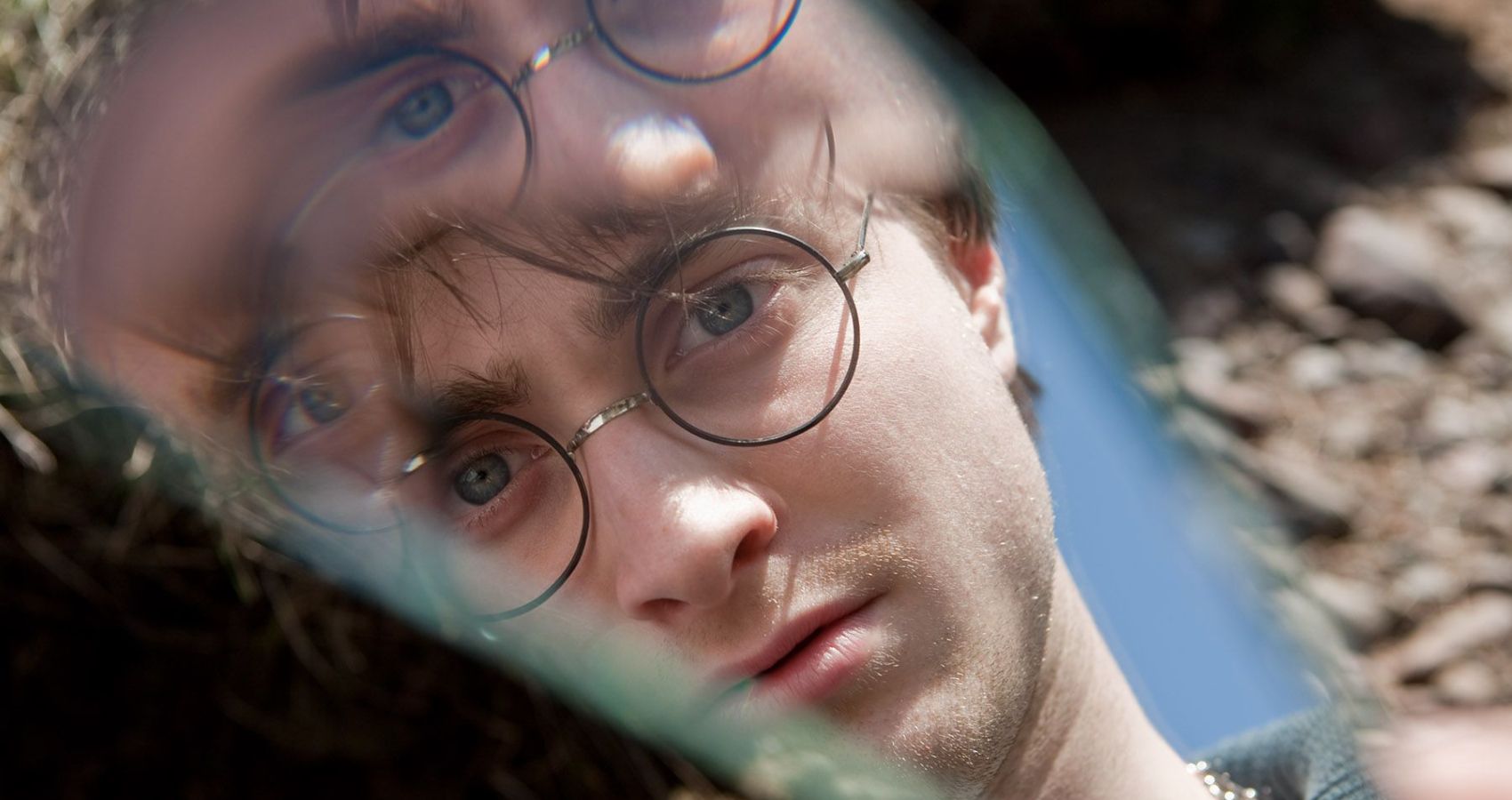 Latest Harry Potter 7 Images Featuring Harry, Ron, and Hermione(1)