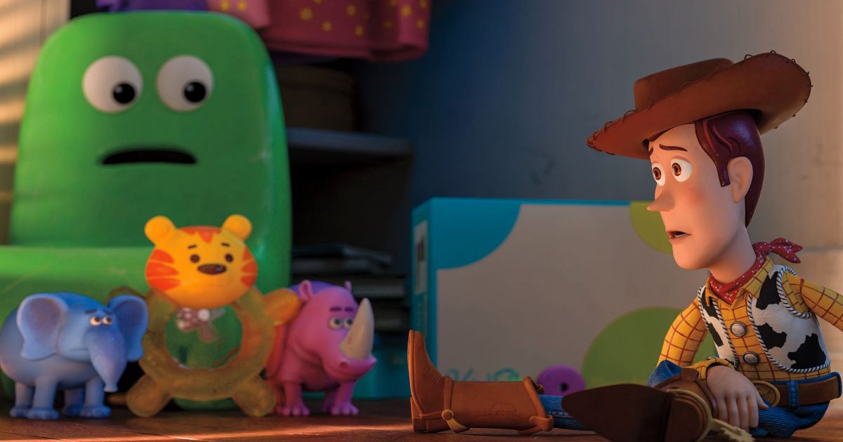 Woody sits and talks to some tiny toys in Toy Story 4