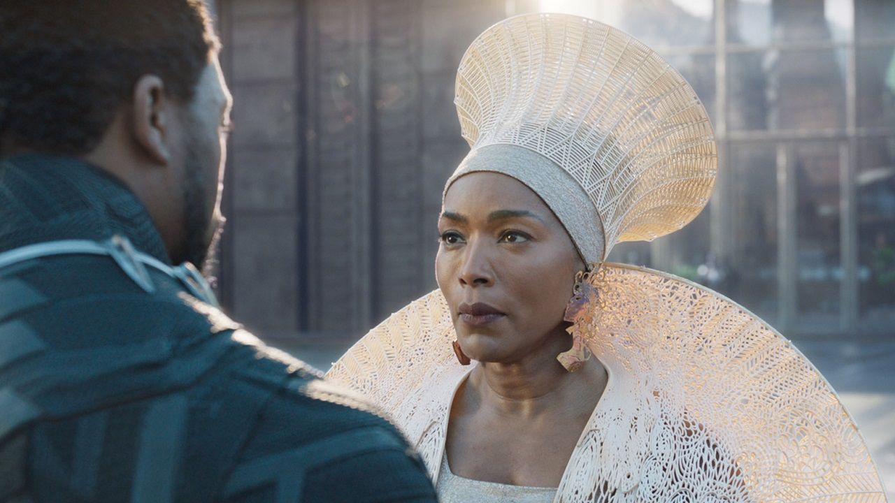 angela-bassett-black-panther