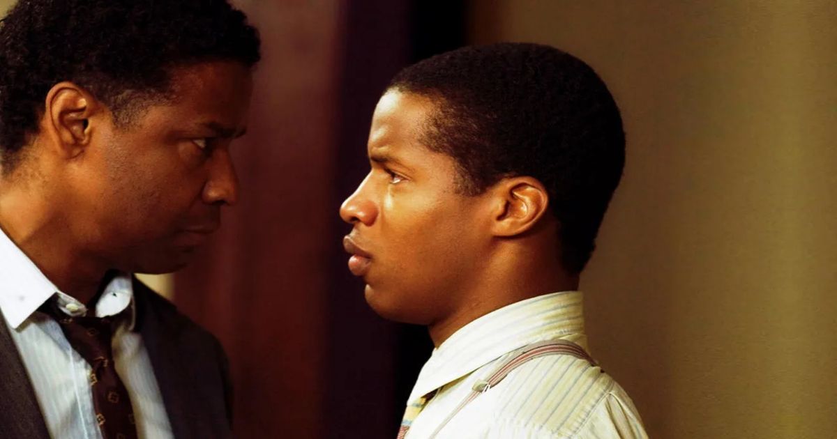 Denzel Washington mira fijamente a un estudiante en The Great Debaters