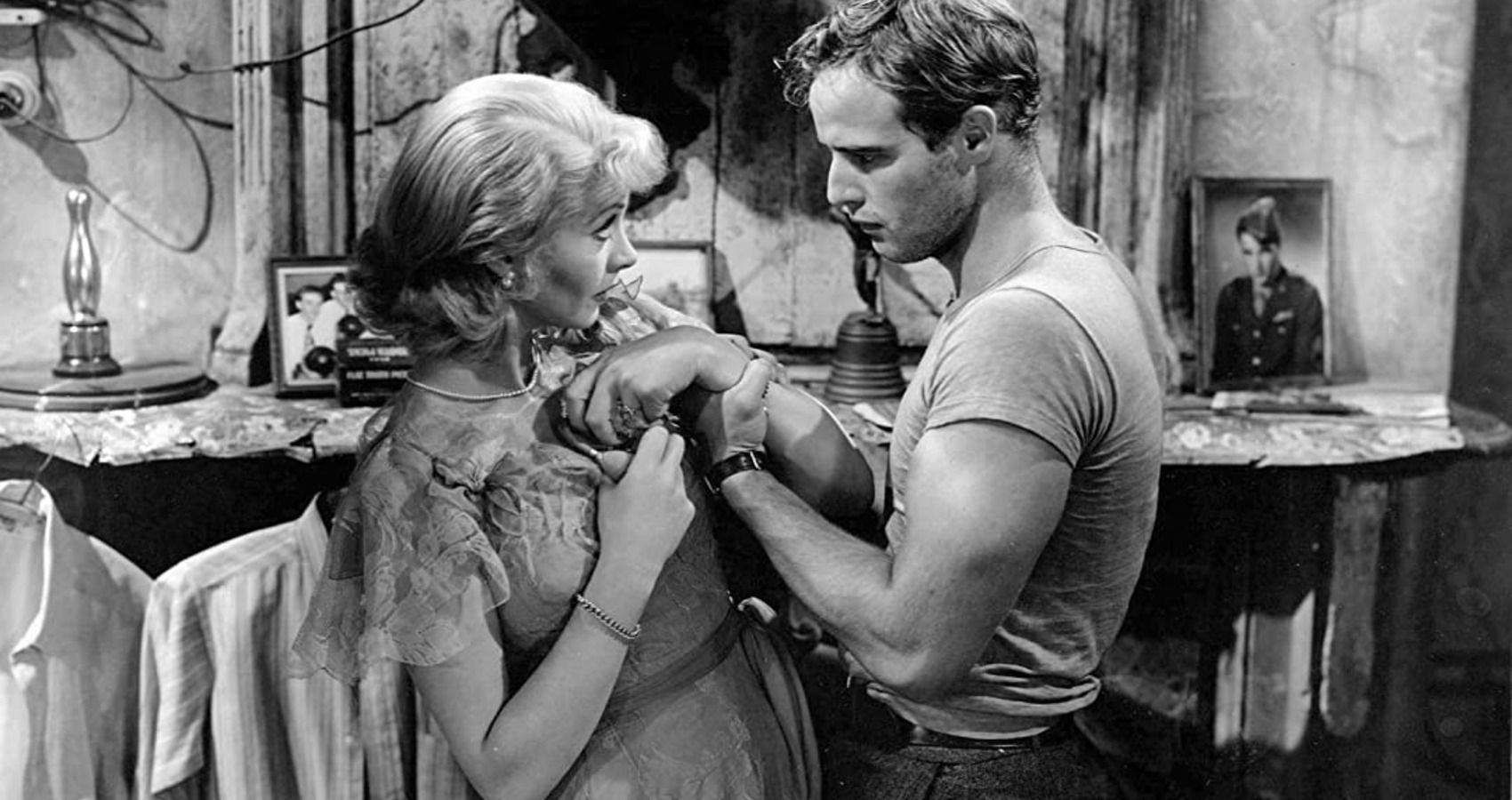 a streetcar named desire summary scene 10