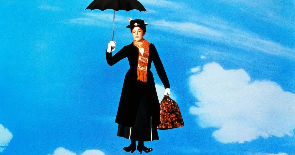 Julie Harris como Mary Poppins con su paracaídas