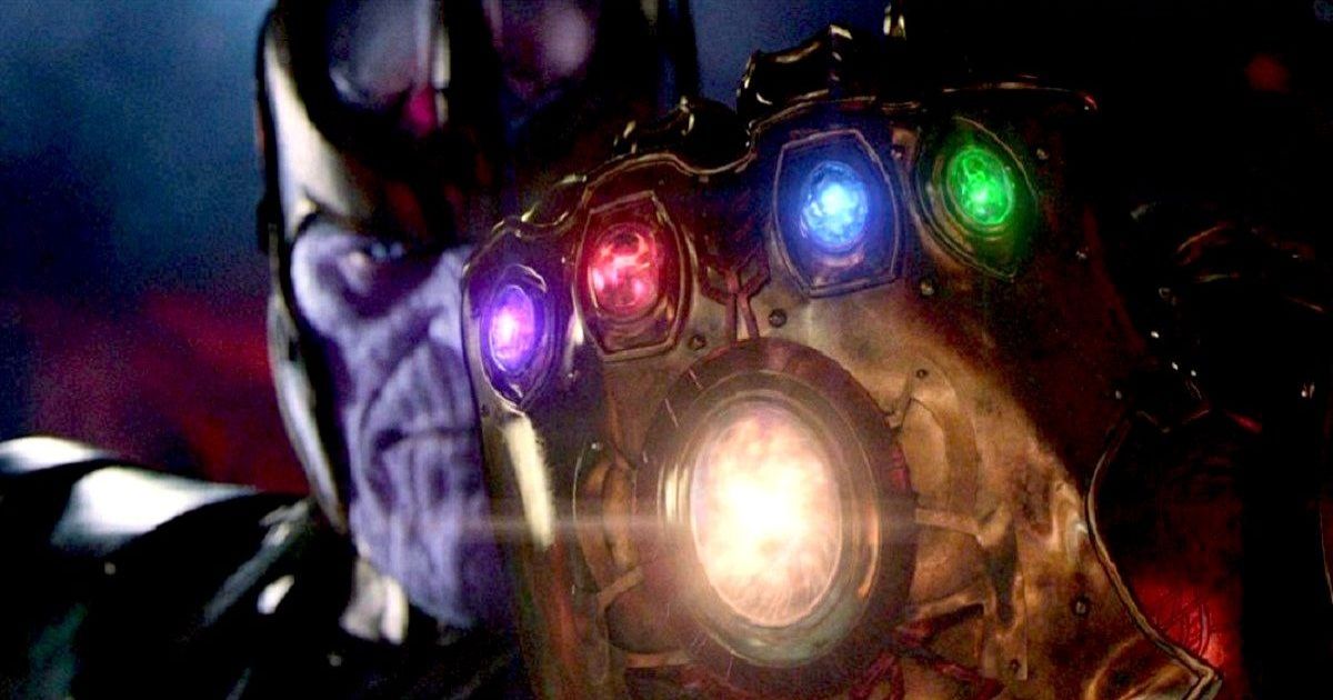 Thanos holds the infinity gauntlet in Avengers Infinity War