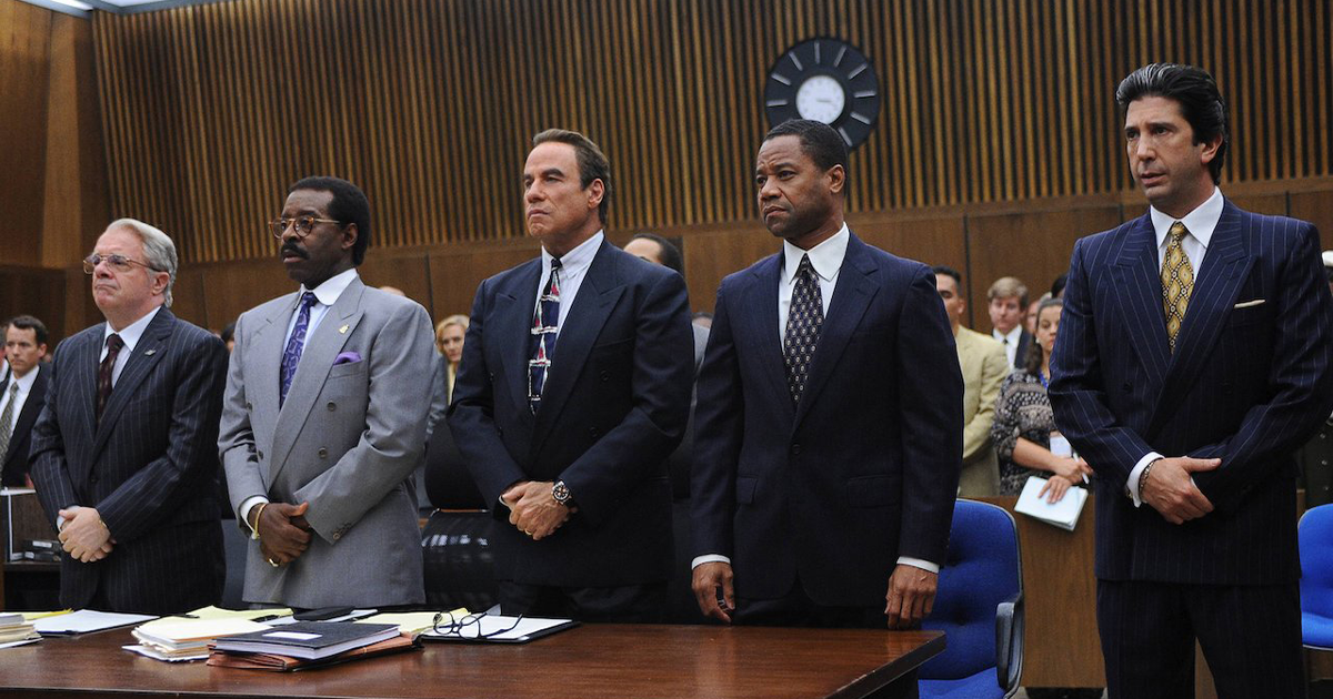 People stand in a courtroom in The People v. O. J. Simpson: American Crime Story