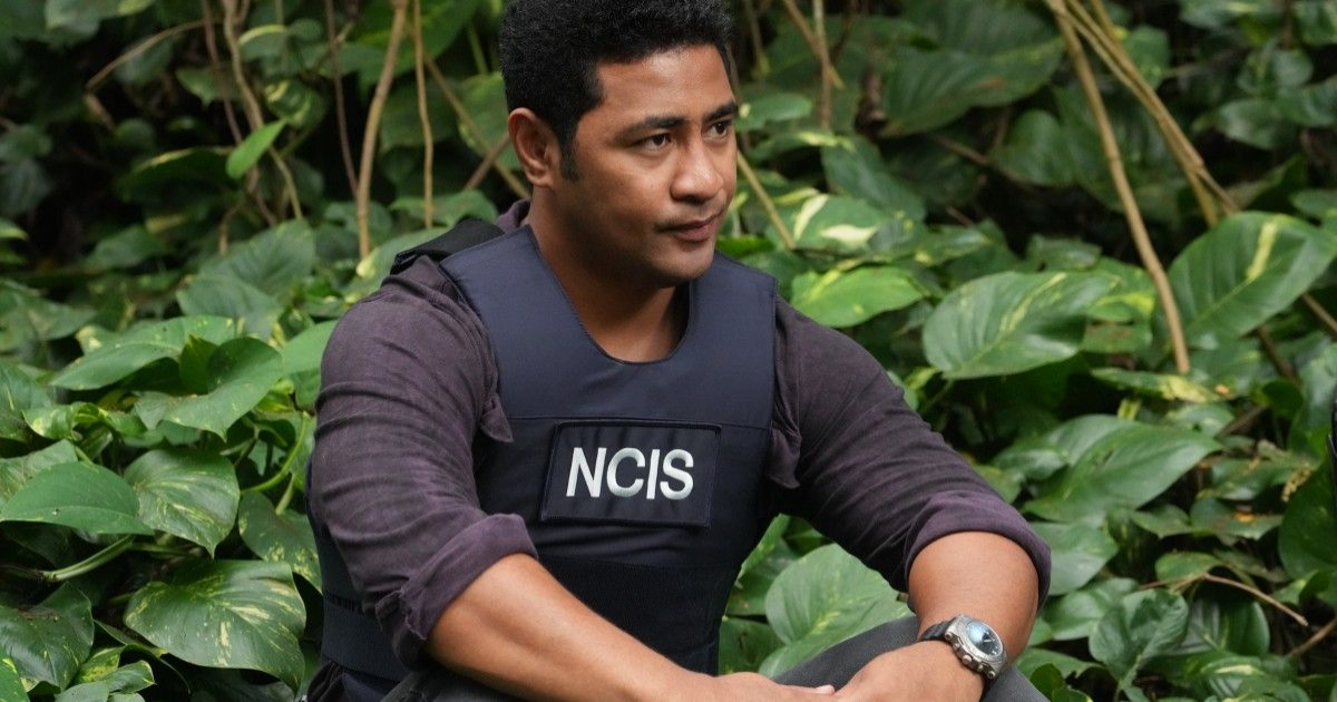 Beulah Koale sits in his police uniform in NCIS: Hawaiʻi
