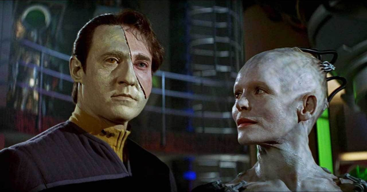Borg Queen and Data in Star Trek