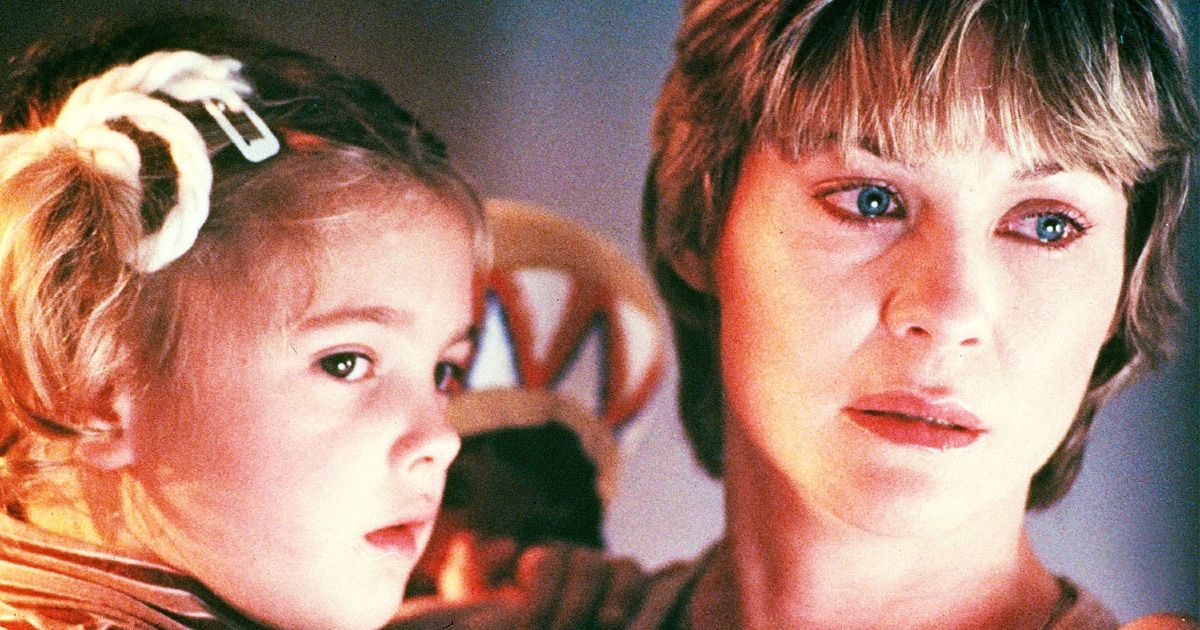 Drew Barrymore and Dee Wallace in ET-2