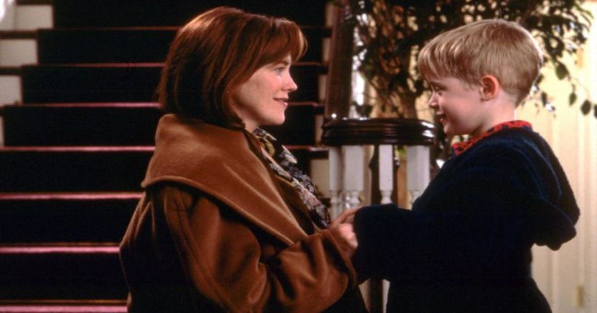 Kate, played by Catherine O'Hara, and Kevin McCallister (Macaulay Culkin) in Home Alone