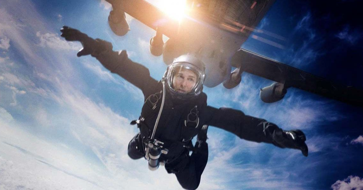 Tom Cruise Preforms a Halo jump in Mission Impossible Fallout 