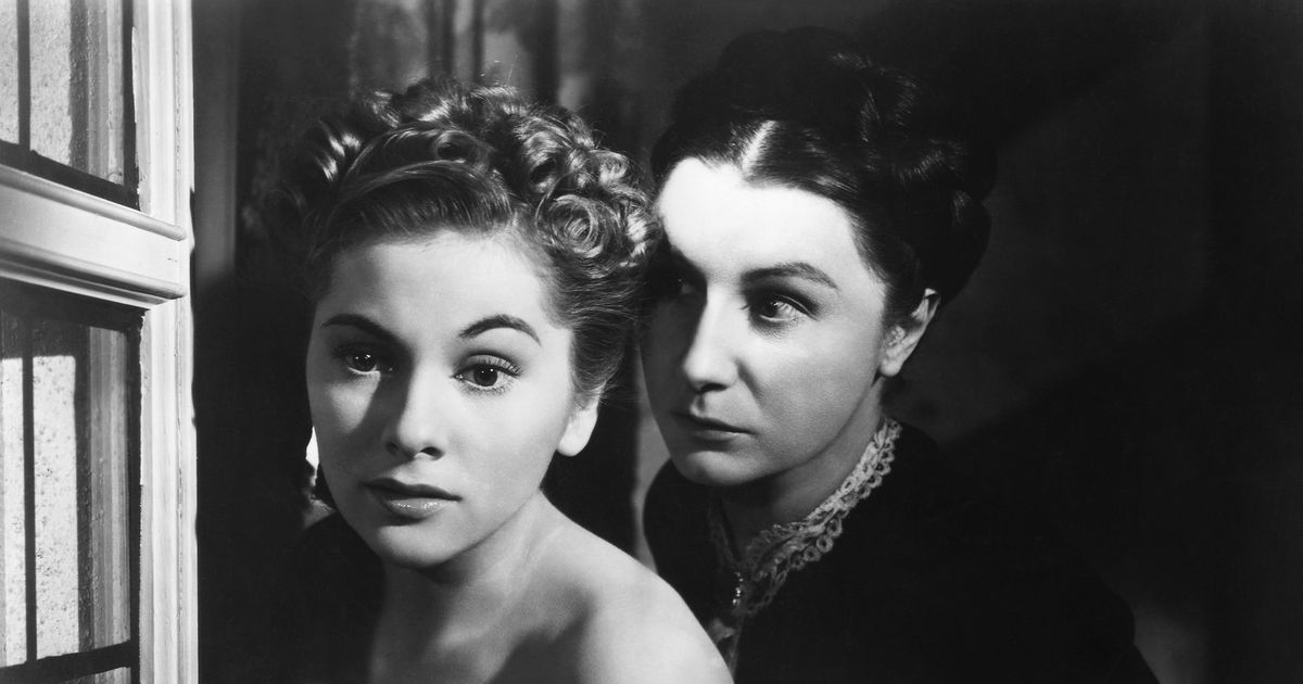 Joan Fontaine is frightened in Rebecca