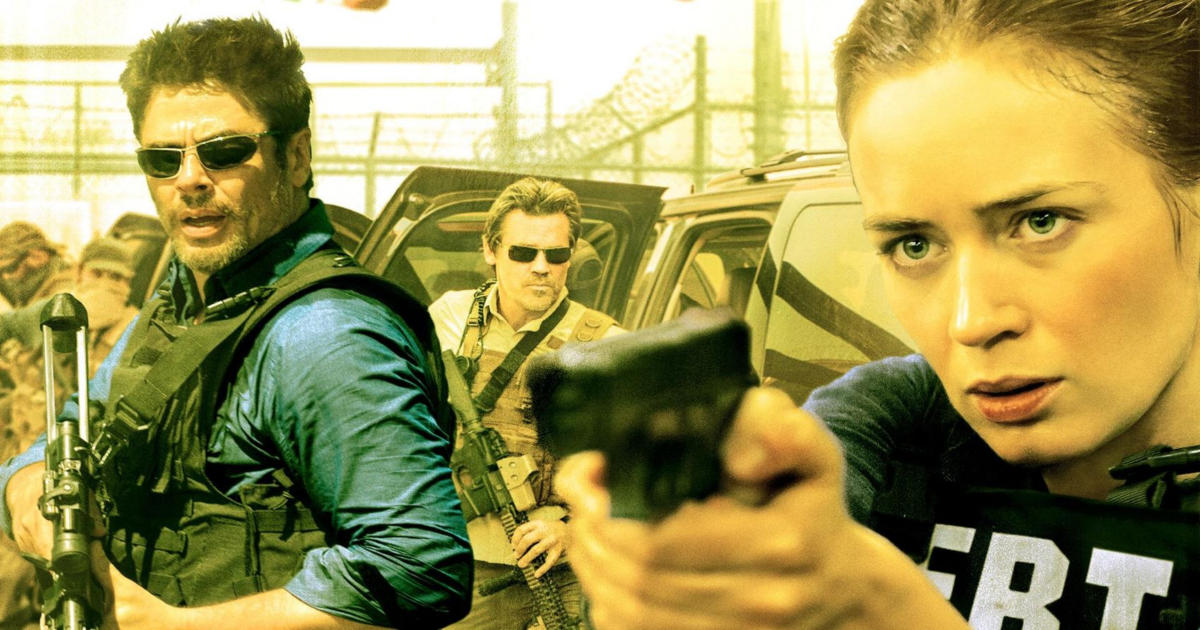 Emily Blunt, Josh Brolin, and Benicio Del Toro hold guns in Sicario