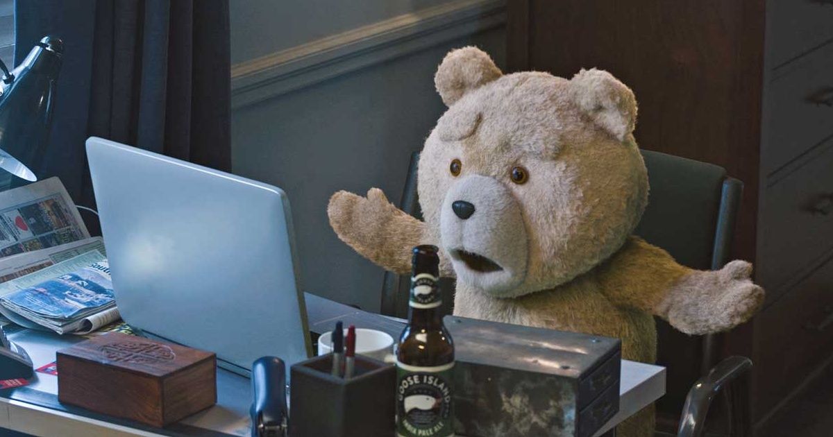 Ted de Seth MacFarlane gritando para a tela de um laptop