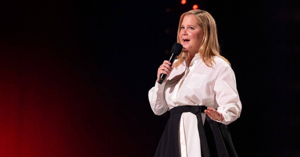 #Amy Schumer Reveals Axed Oscars Joke in Netflix Comedy Festival Clip