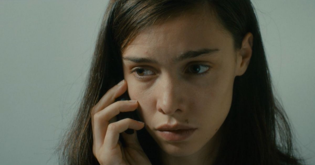 Ioana Bugarin on the phone in Miracle