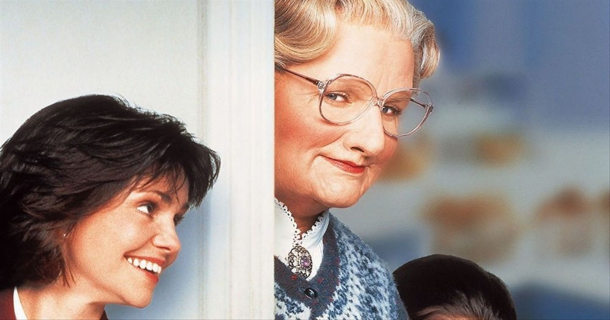 Robin Williams abrindo uma porta em Mrs. Doubtfire