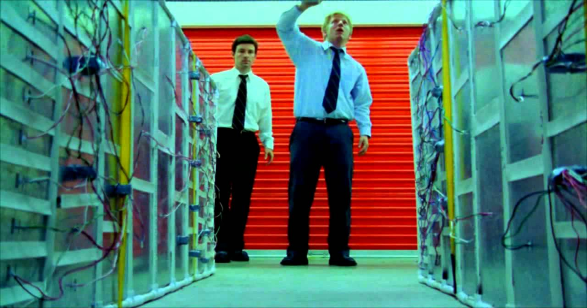 Shane Carruth and Abe in the storage unit with time travel machines in Primer