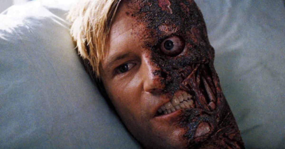 aaron-eckhart-the-dark-knight-two-face
