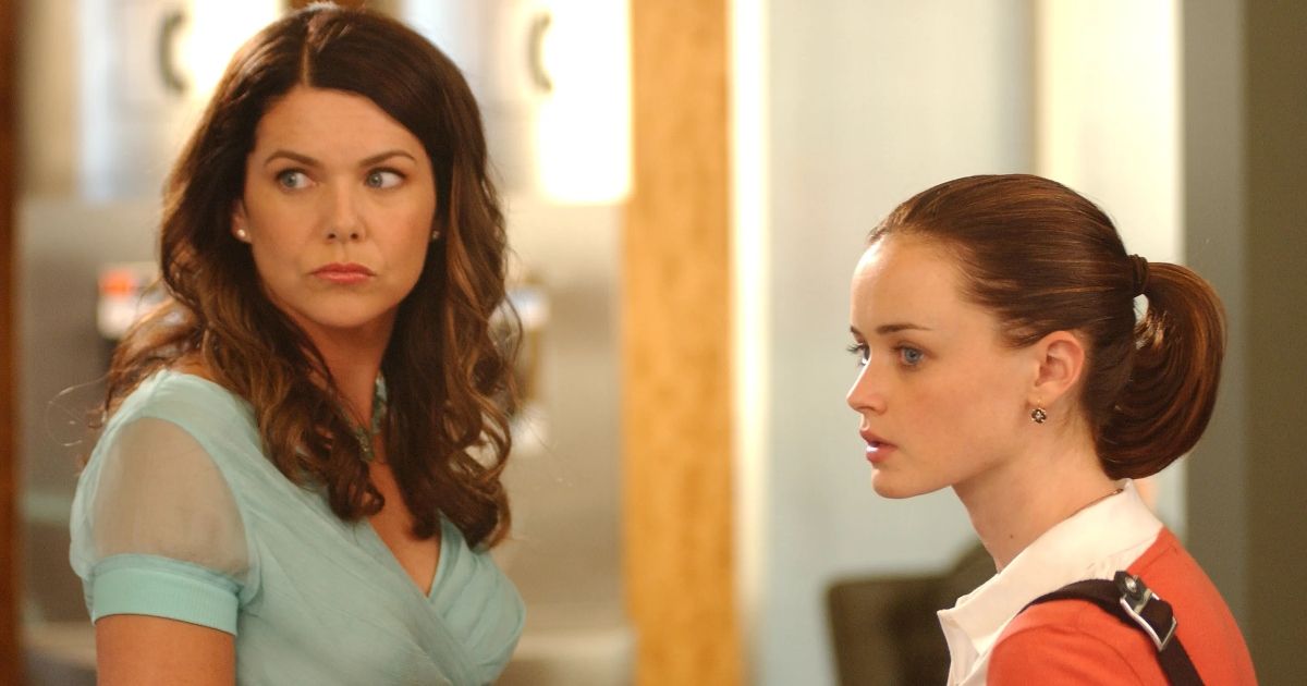 Lauren Graham and Alexis Bledel on Gilmore Girls