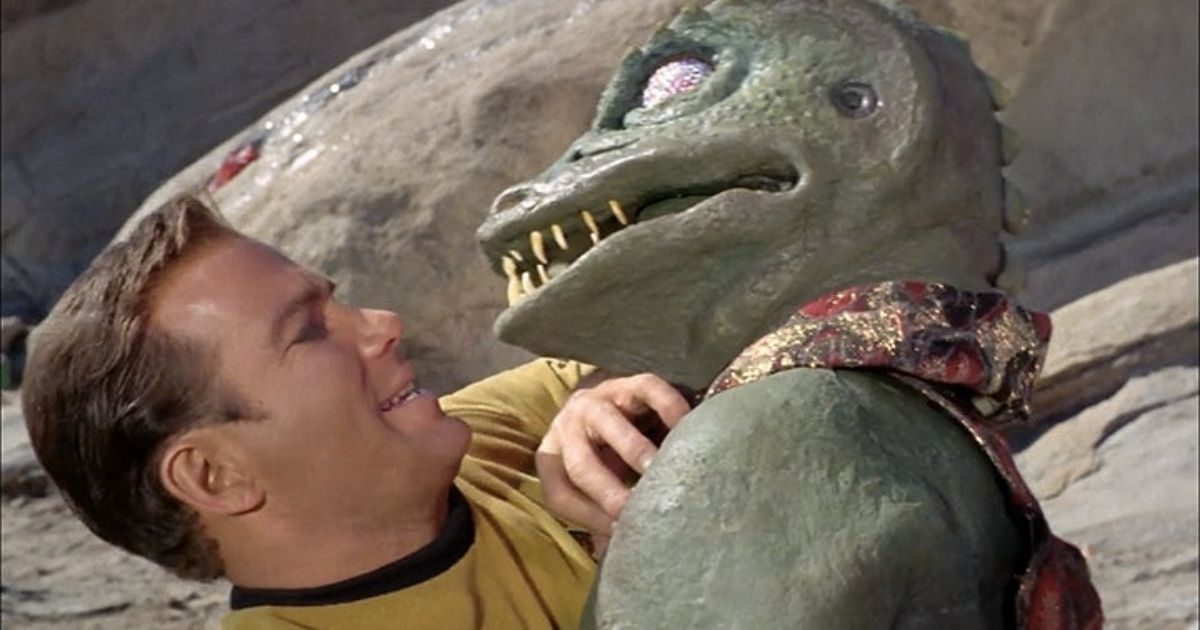 Captain Kirk fights a lizard in Star Trek: The Original Series