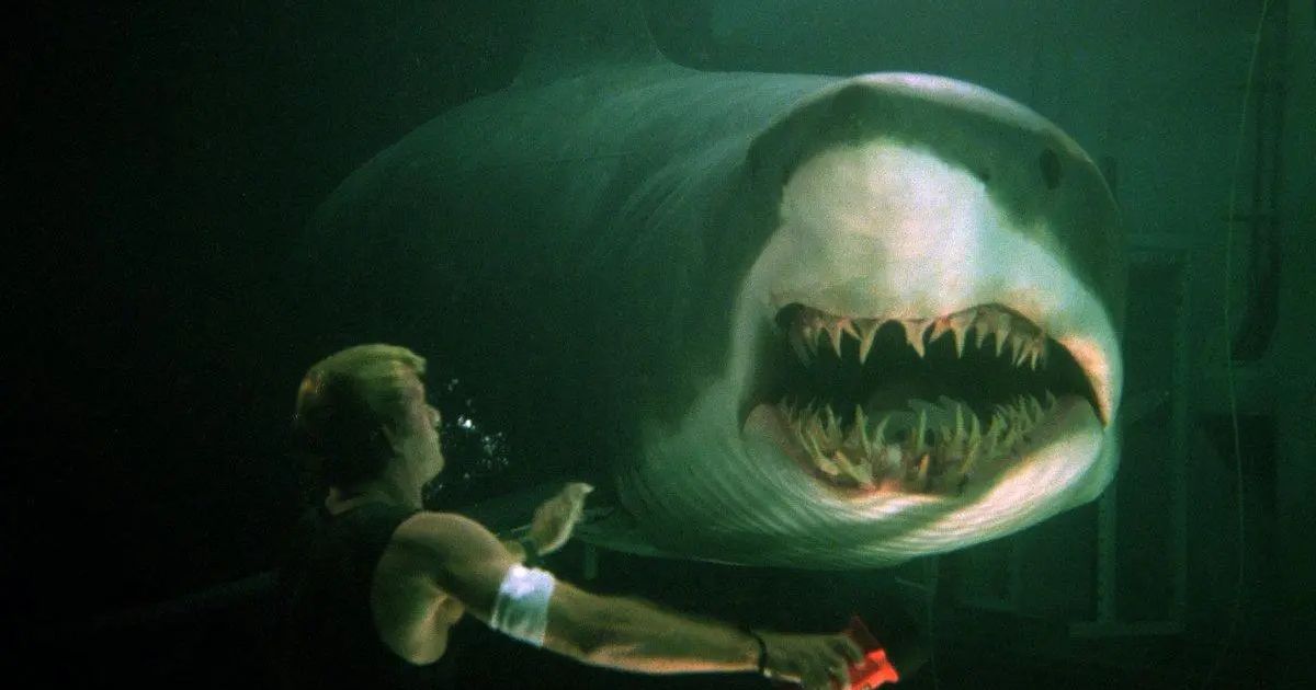 Thomas Jane with the monster shark.