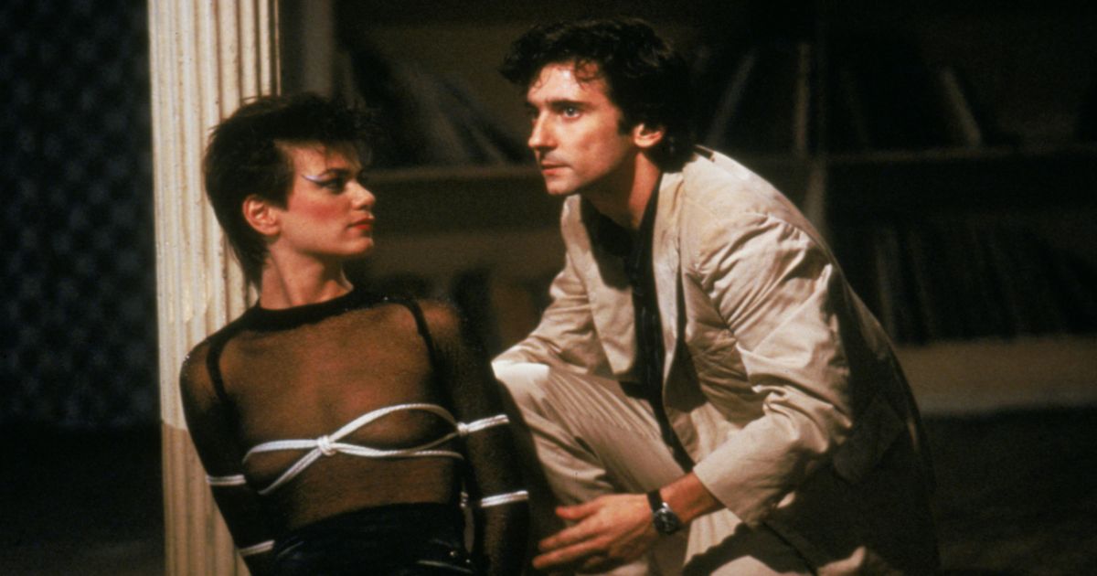 Griffin Dunne and a woman in bondage in After Hours