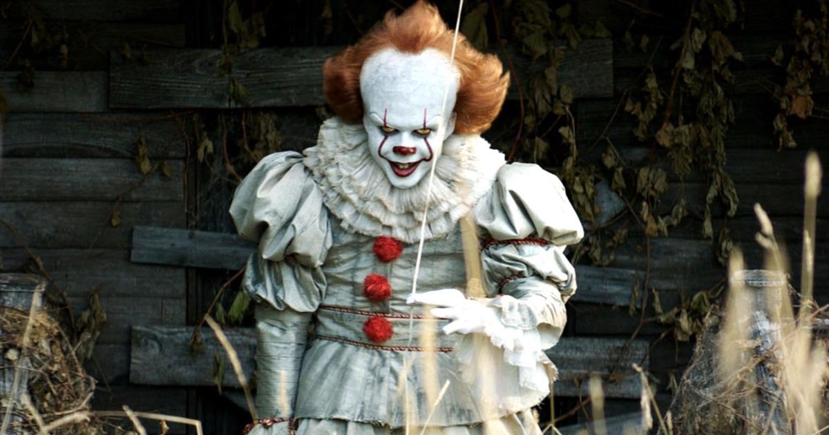 Pennywise with balloon 
