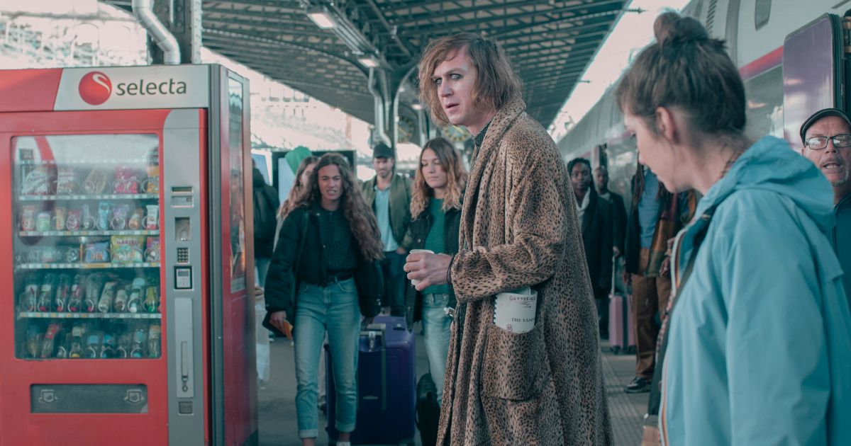 Lars Eidinger as Gottfried in Irma Vep at the train station
