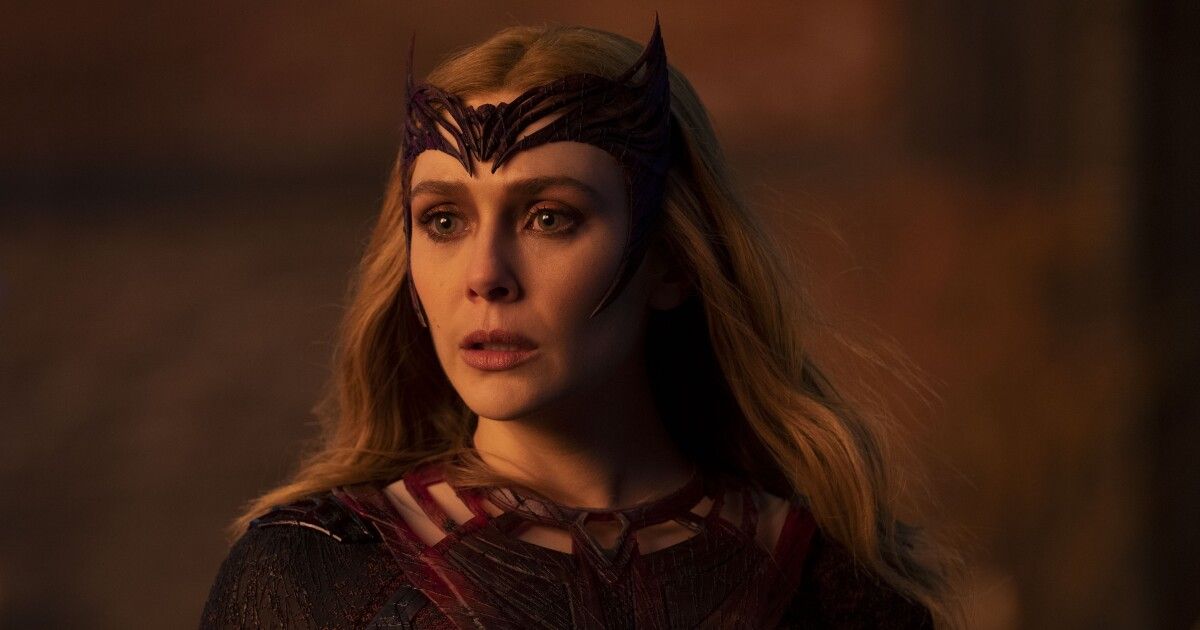 Elizabeth Olsen como Feiticeira Escarlate