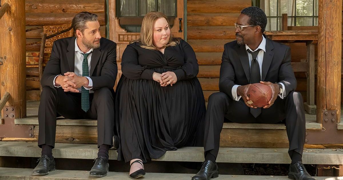 Kevin (Justin Hartley), Kate (Chrissy Metz) and Randall (Sterling K. Brown) sits on the port