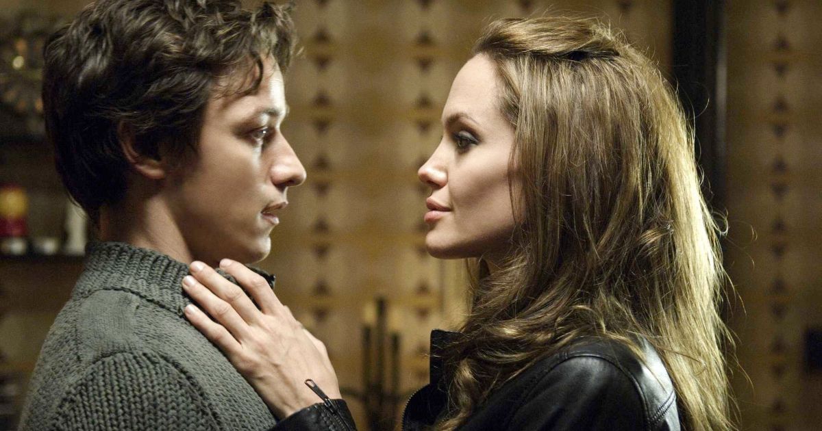 Fox (Angelina Jolie) trains Wesley (James McAvoy)
