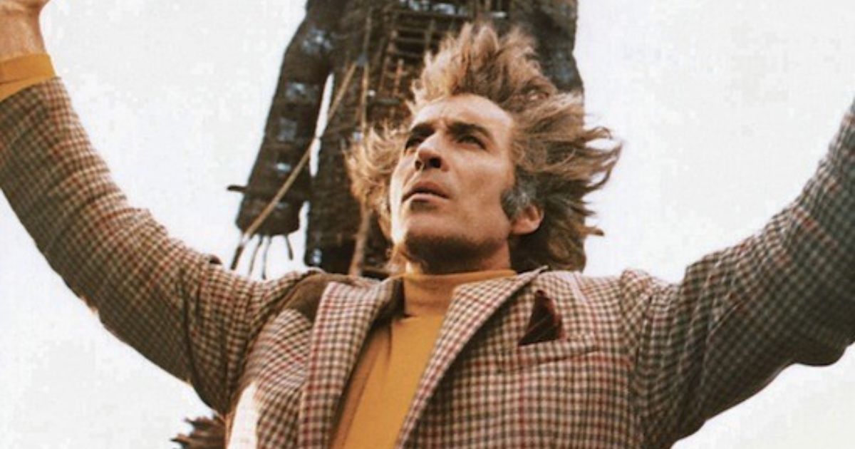 Lord Summerisle (Christopher Lee) prepares for the ritual with the wicker man