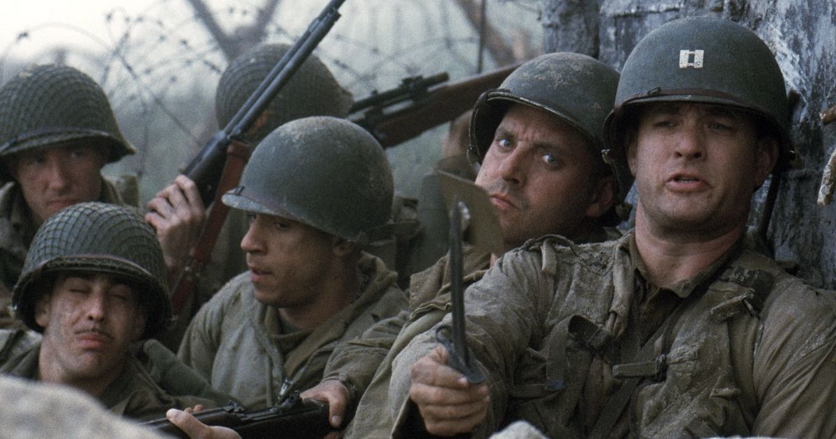 Tom Sizemore and Tom Hanks in Saving Private Ryan (1998)