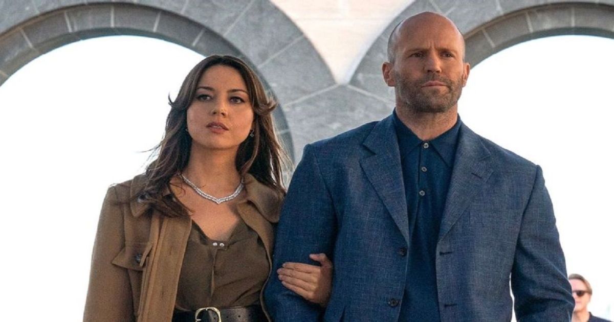 Aubrey Plaza and Jason Statham in Operation Fortune: Ruse de Guerre