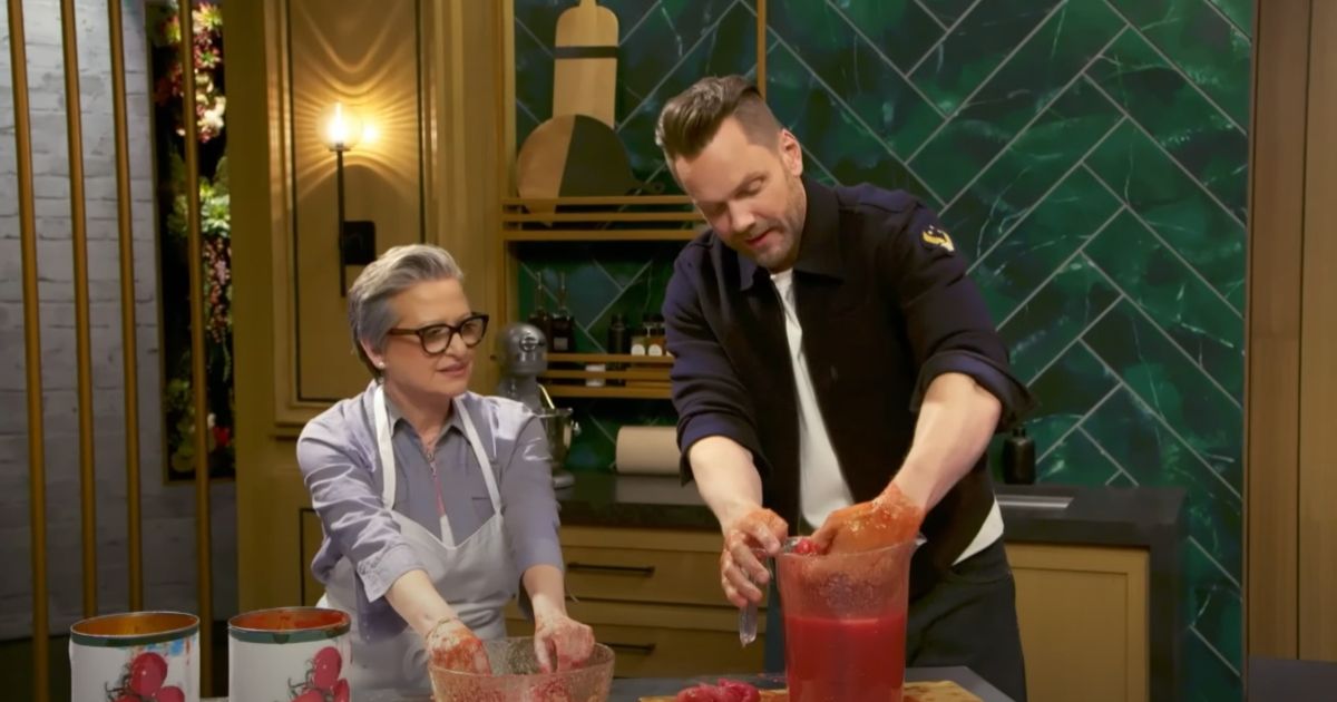 Joel McHale to Host Comedic Cooking Competition Show Celebrity Beef