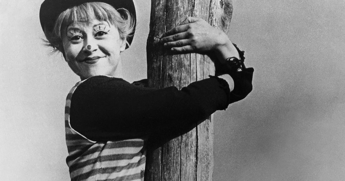 Giulietta Masina in La Strada