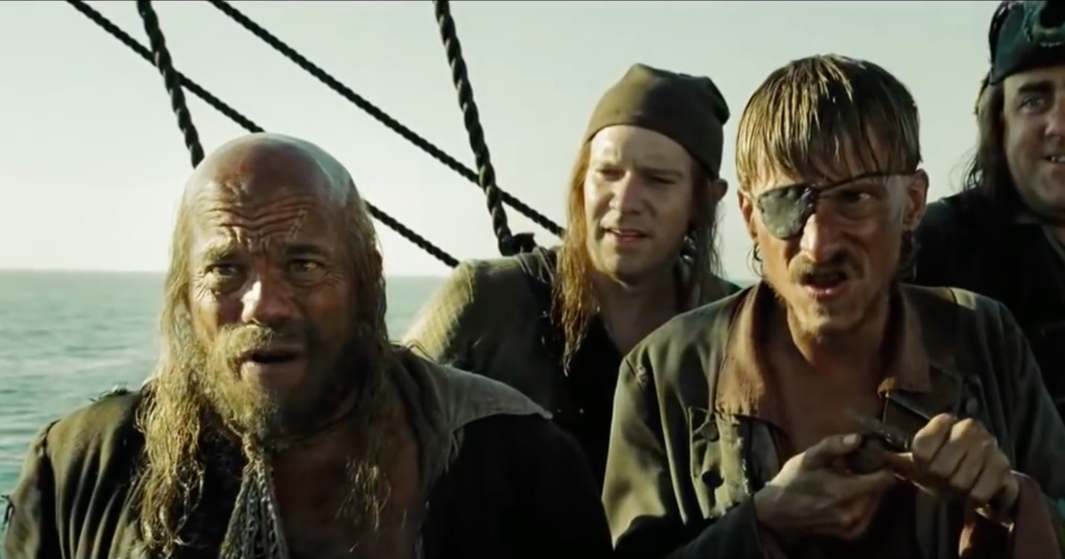 Mackenzie Crook and Lee Arenberg in Pirates of the Caribbean