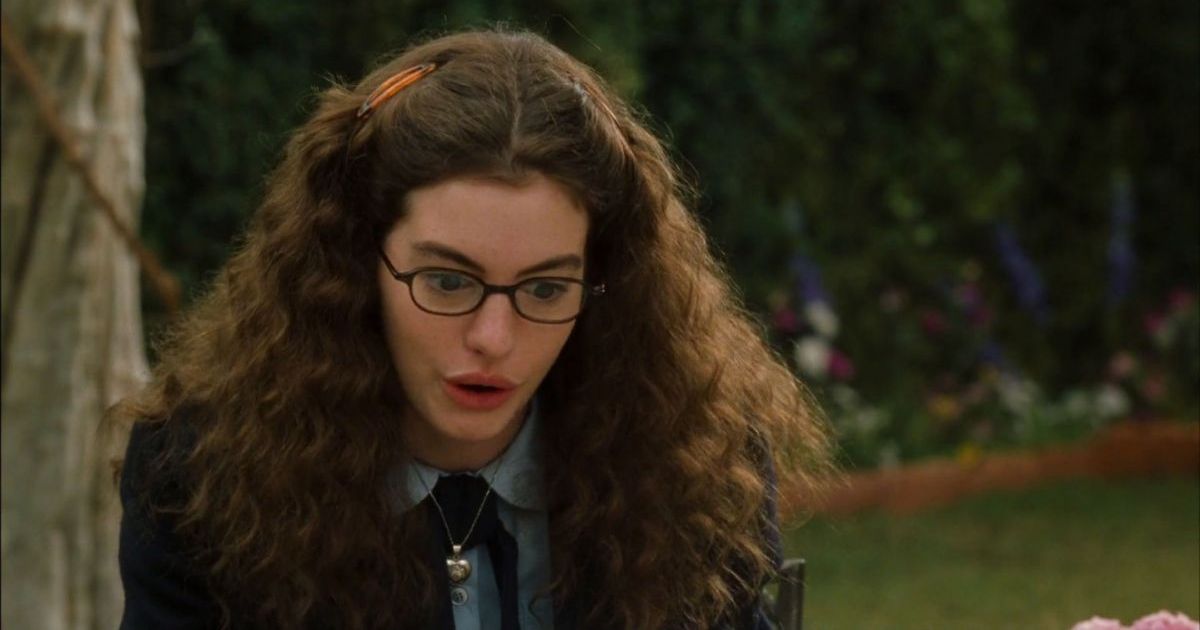 Anne Hathaway Gives Update on 'Princess Diaries 3' Status, Confirms Julie  Andrews Will Join Cast