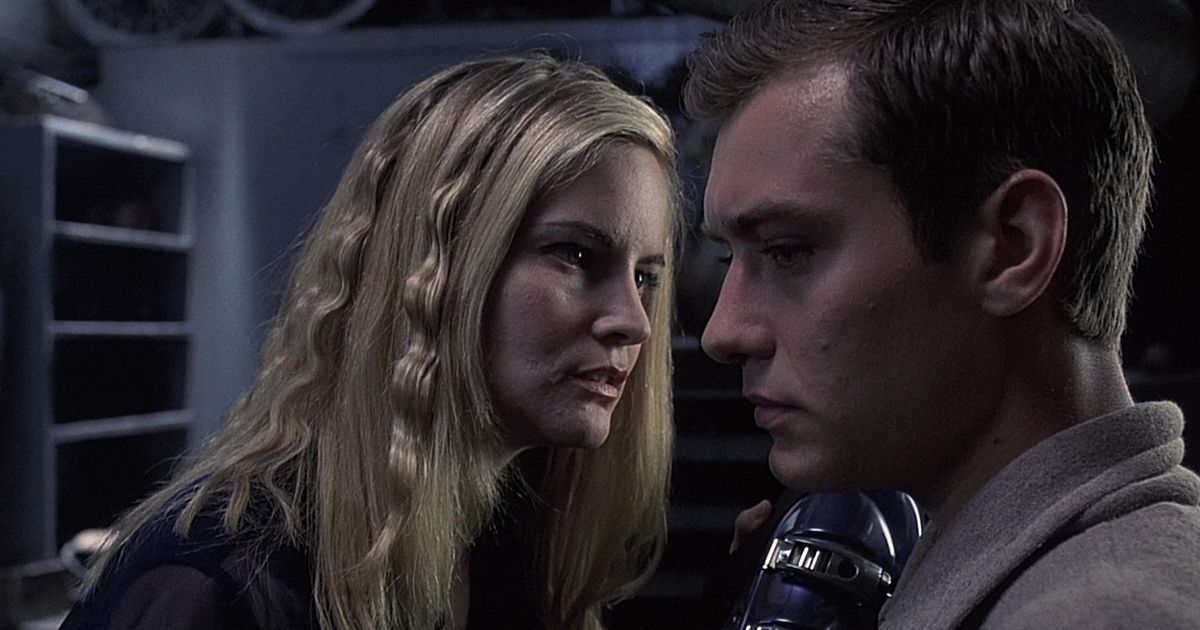 Jennifer Jason Leigh and Jude Law in eXistenZ