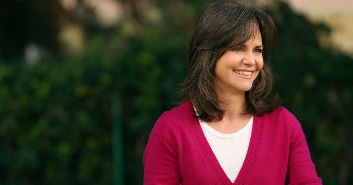 sally-field-brothers-and-sisters (1)