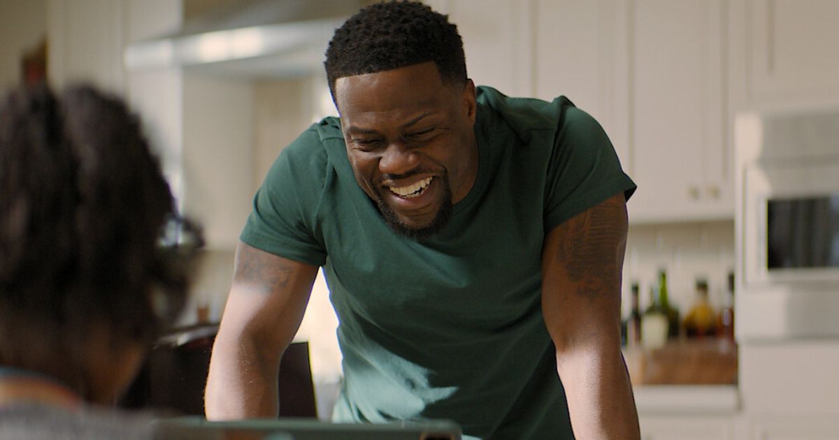 Kevin Hart smiles in the Netflix movie Me Time