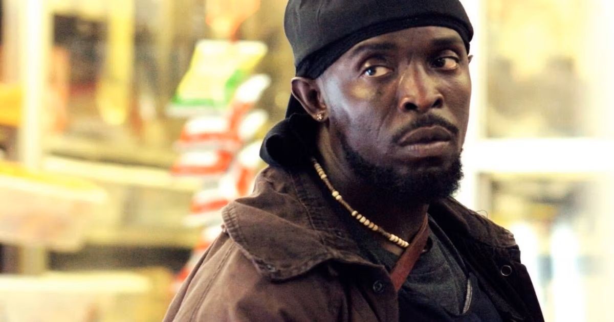 Michael K. Williams in the foreground as Omar Little in The Wire