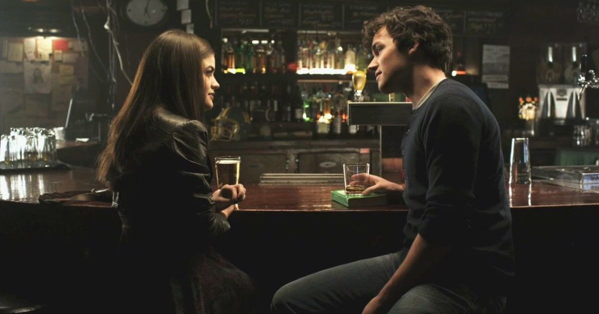 Pretty Little Liars Aria and Ezra meet in bar