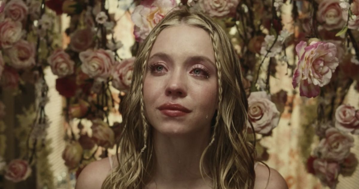 Sydney Sweeney broni niewinnego rodzinnego zdjęcia wśród luzu