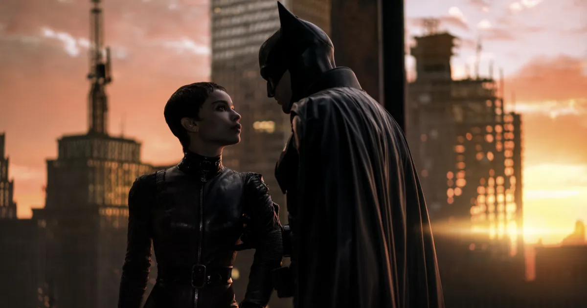 Robert Pattinson e Zoe Kravitz em The Batman de 2022