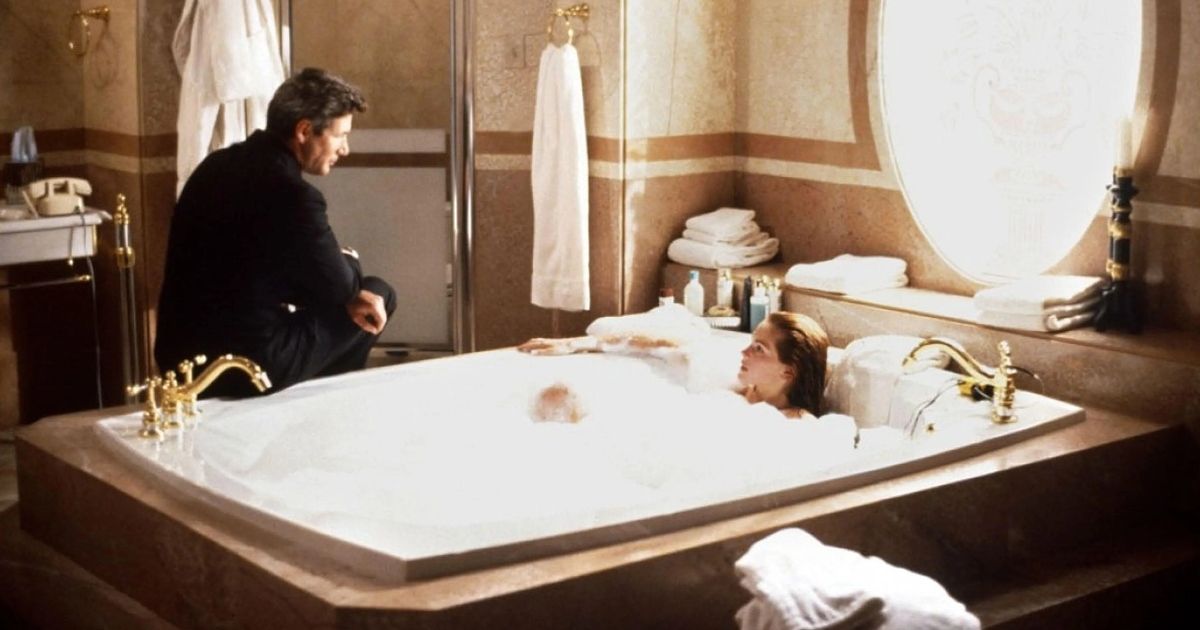 Julia Roberts lounges in a bathtub in Pretty Woman