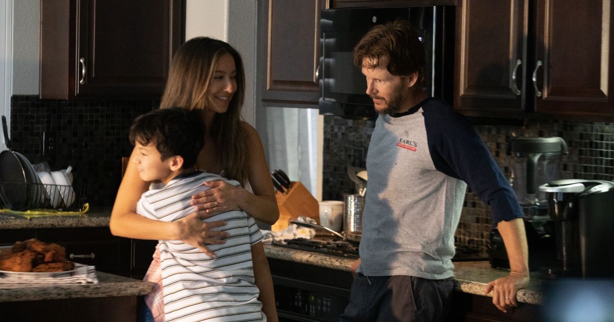 Ryan Kwanten and his family in the movie Section 8